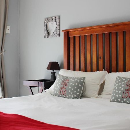 Smithland Guest Apartments Cape Town Беллвілл Екстер'єр фото