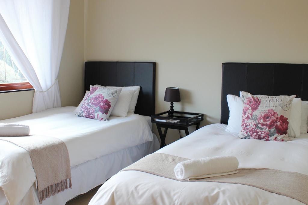 Smithland Guest Apartments Cape Town Беллвілл Екстер'єр фото