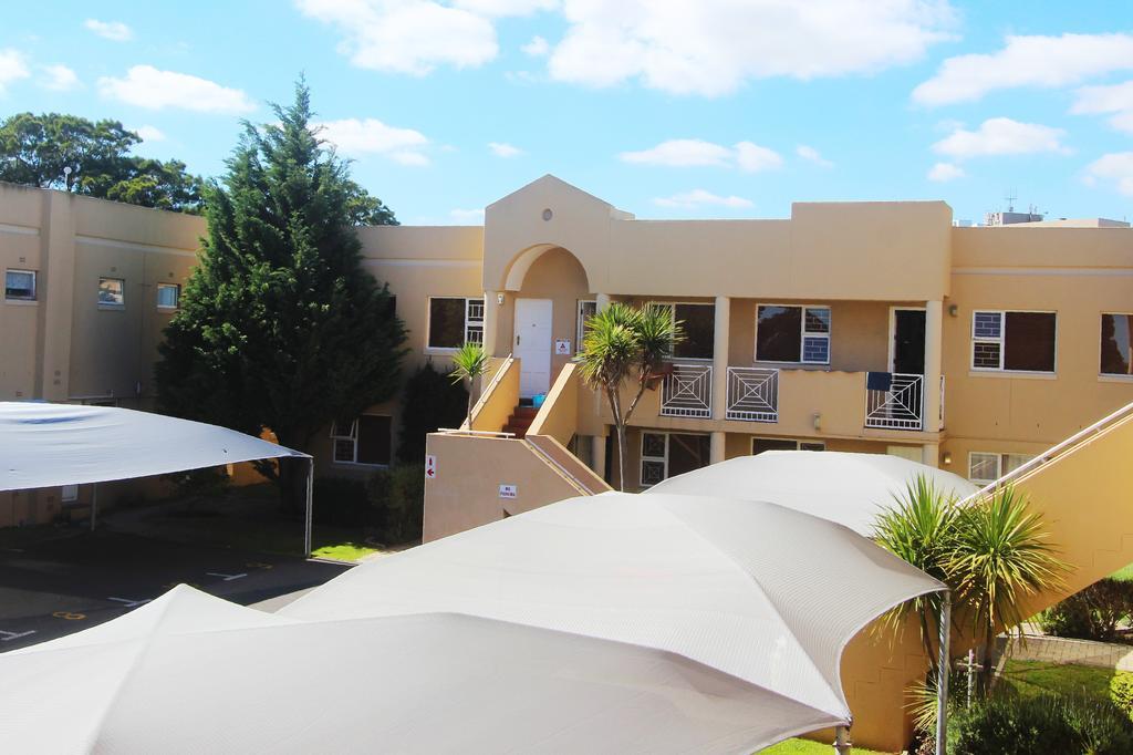 Smithland Guest Apartments Cape Town Беллвілл Екстер'єр фото