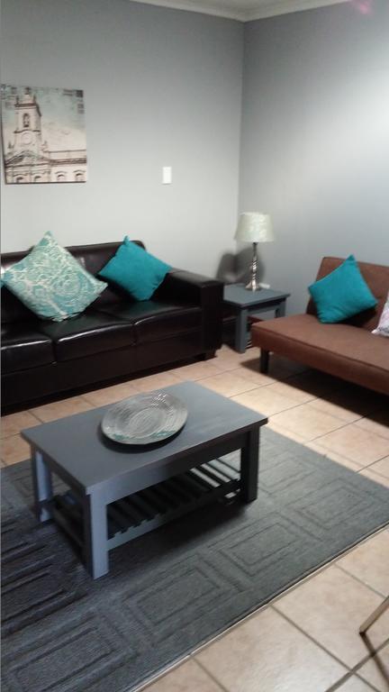 Smithland Guest Apartments Cape Town Беллвілл Екстер'єр фото