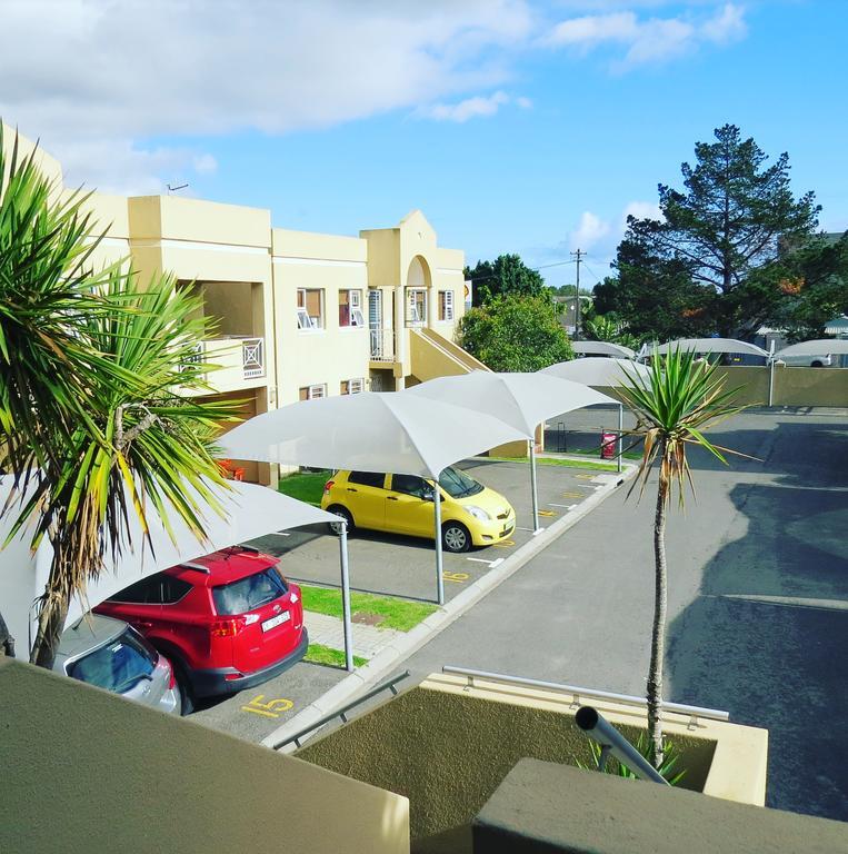 Smithland Guest Apartments Cape Town Беллвілл Екстер'єр фото