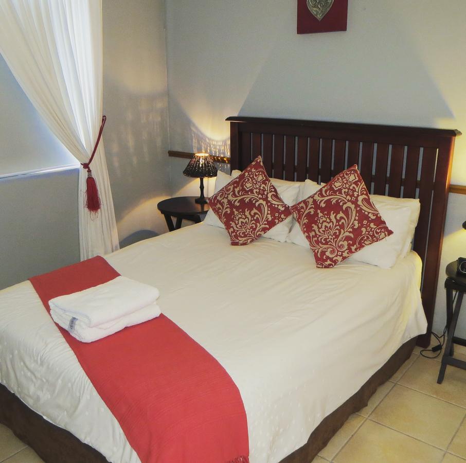 Smithland Guest Apartments Cape Town Беллвілл Екстер'єр фото