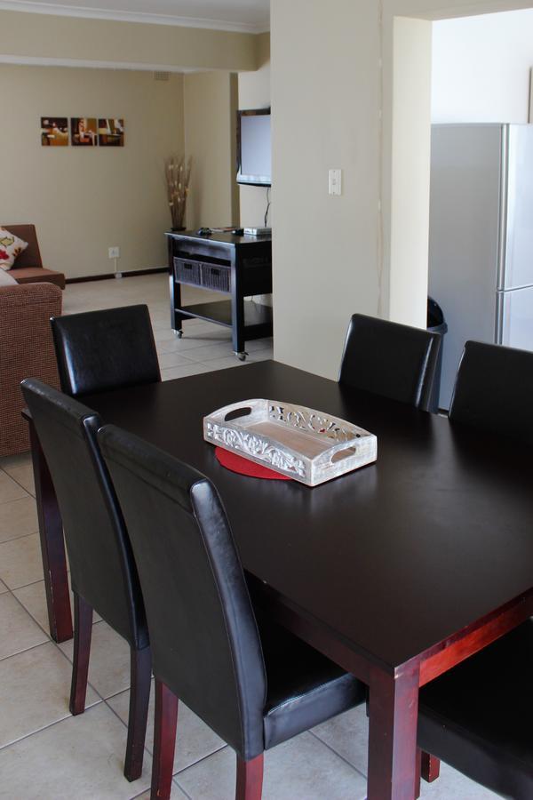 Smithland Guest Apartments Cape Town Беллвілл Екстер'єр фото