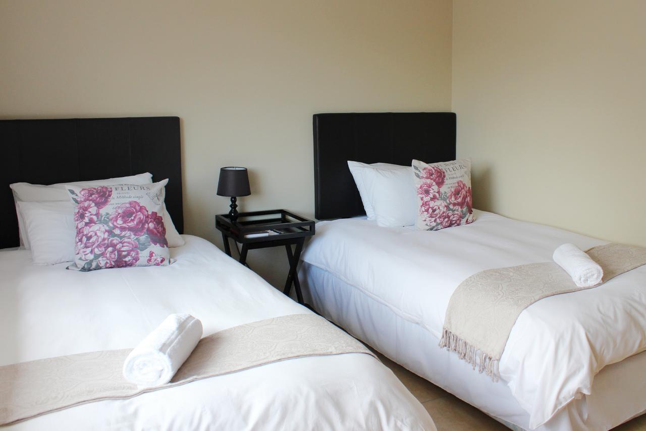 Smithland Guest Apartments Cape Town Беллвілл Екстер'єр фото
