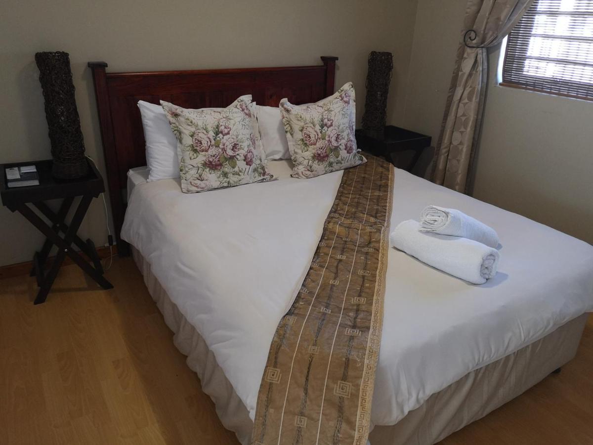 Smithland Guest Apartments Cape Town Беллвілл Екстер'єр фото